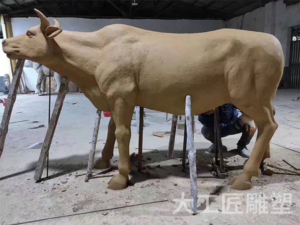 牛雕塑泥稿 牛雕塑泥稿